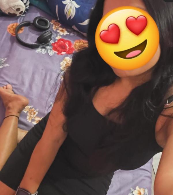 📷📱 ලස්සන කෙල්ලෙක්ගෙන් ROMANTIC CAM SHOW එකක් ගමුද 💦📱