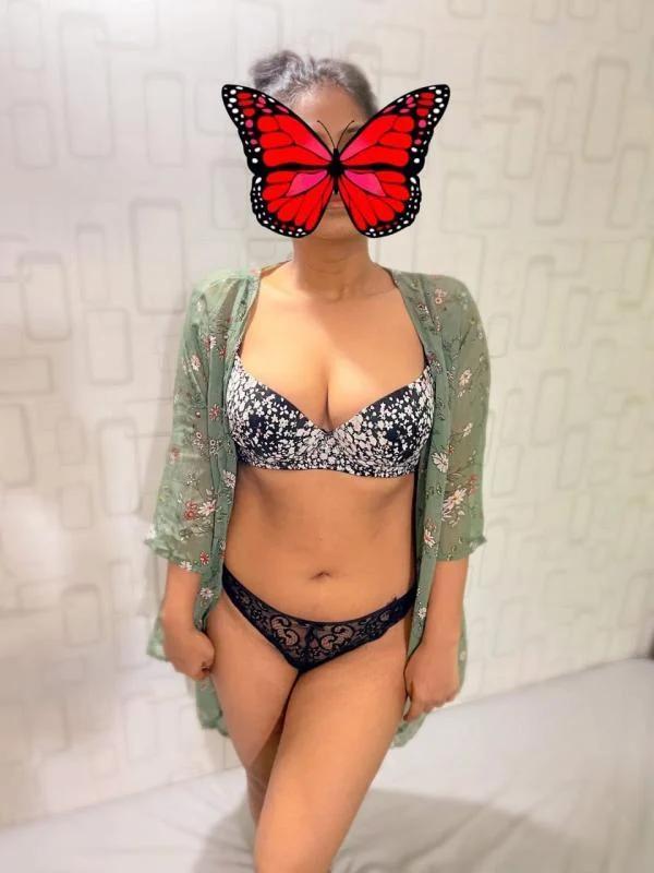 *🌀𝐋𝐈𝐕𝐄 𝐂𝐀𝐌 𝐒𝐇𝐎𝐖🤍*With Face 20min 1500/- Today Special 😘
