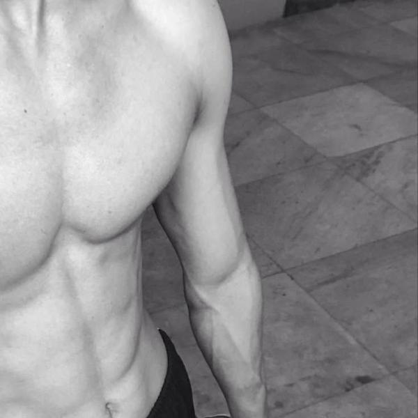 Bisexual male for Women/men/couples