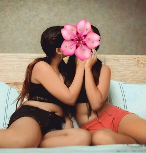 LIVE LESBIAN CAM