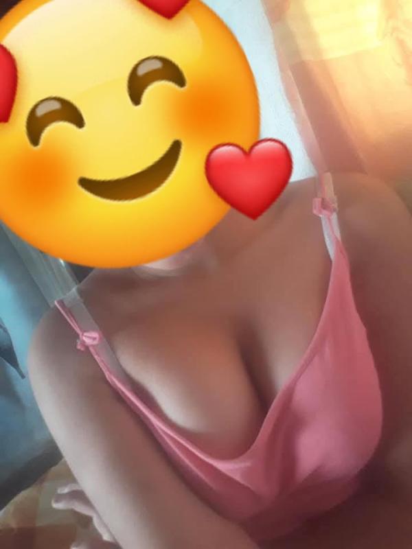 🪷❤️ සුදු ලස්සන කෙල්ලෙක්ගෙන් ලස්සන CAM SERVICE එකක් ග.උ නේද හෙට නිවාඩු දවසේ එන්නකෝ  📷📱