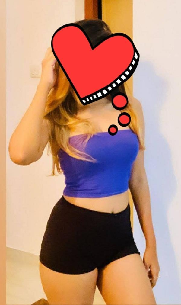 DECENT AND HOT GIRL AT kandy