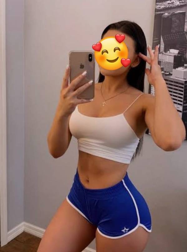 GENUINE LIVE CAM SHOW 🥰