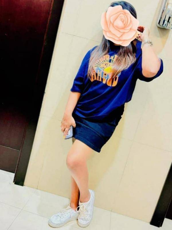 Sexy girl at Kurunegala