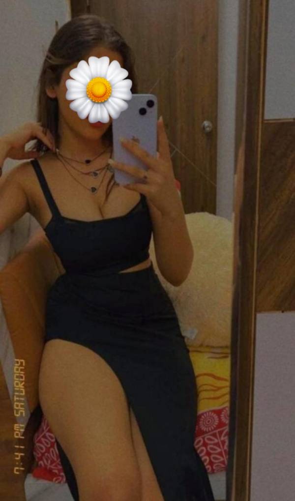 Sassy, Funny, Young Cute Girl Full Services / LiveCams only for Genuine VIPs