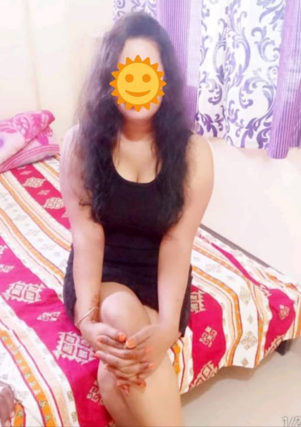 Decent and hot Lady at Dehiwala galkissa mount Lavinia mount Laviniya