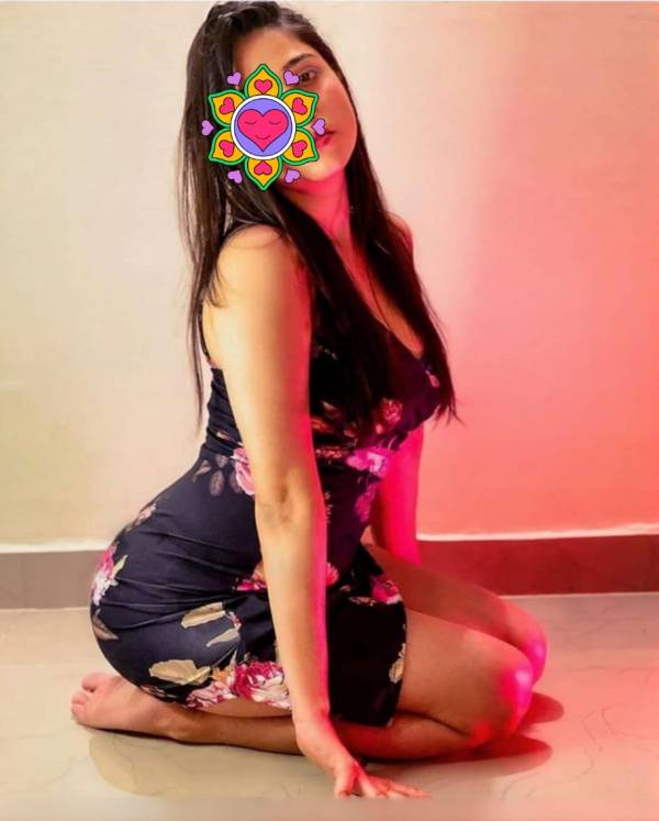 දවස ගානෙ ලස්සන Posh කෑලි ගෙන්නන Spa එක