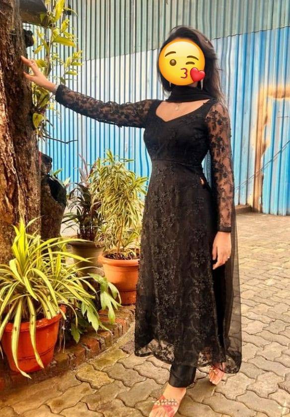 Hot girl at Kandy   නුවර