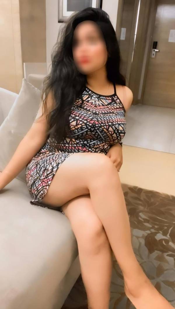 දවස ගානෙ ලස්සන Posh කෑලි ගෙන්නන Spa එක