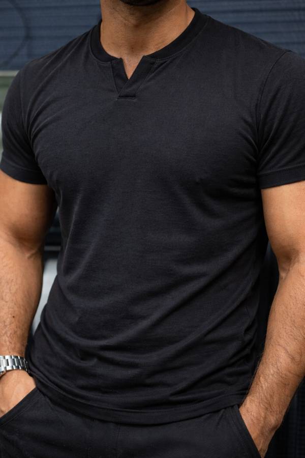 Hi Mature Ladies, I’m Gayan — 38 years old, 5’11” tall, strong, attractive, and clean.