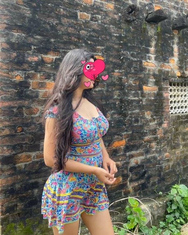 දවස ගානෙ ලස්සන Posh කෑලි ගෙන්නන Spa එක