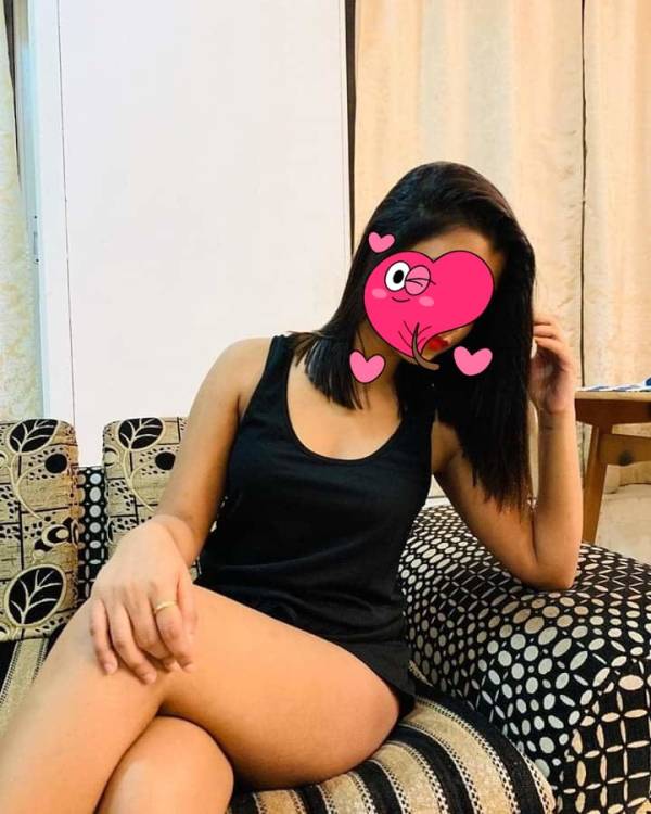 දවස ගානෙ ලස්සන Posh කෑලි ගෙන්නන Spa එක