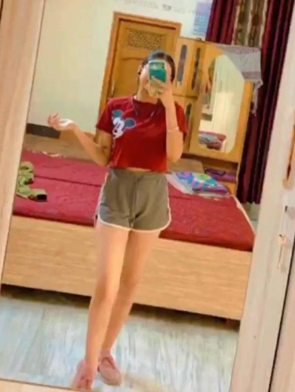 sexy  GIRL AT KADAWATHA