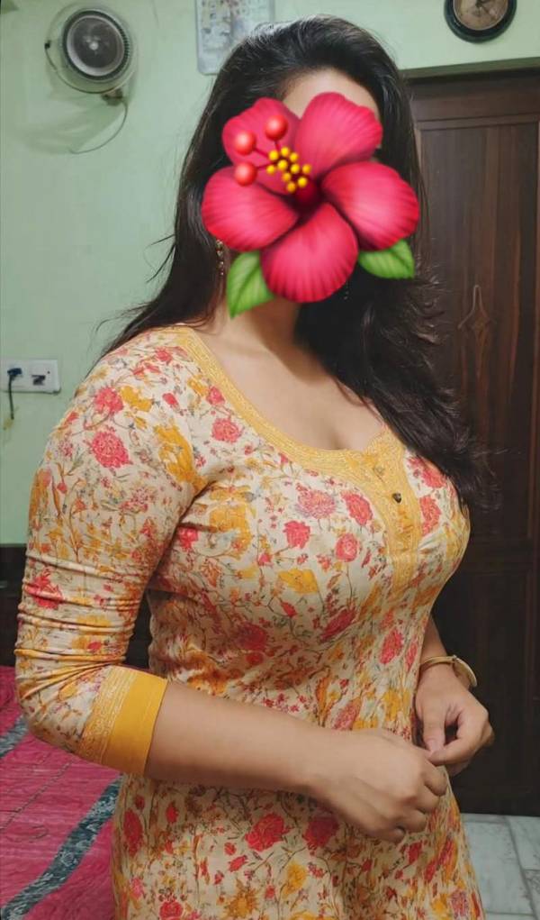 Hot Muslim girl 40 boobs  Age 25 white skin