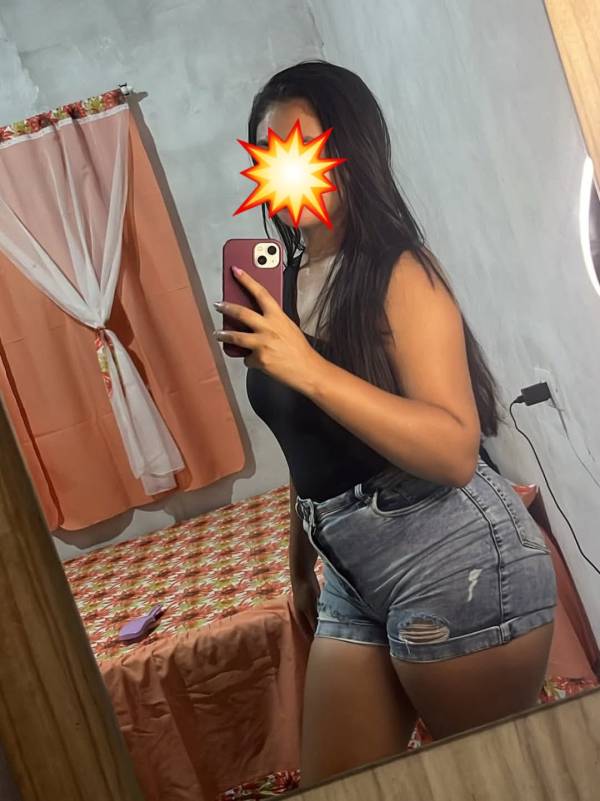 Hot girl at Narahenpita Nugegoda