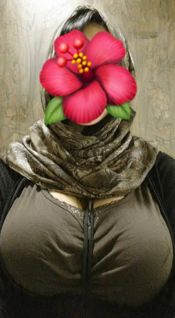 Hot Muslim girl 40 boobs  Age 25 white skin